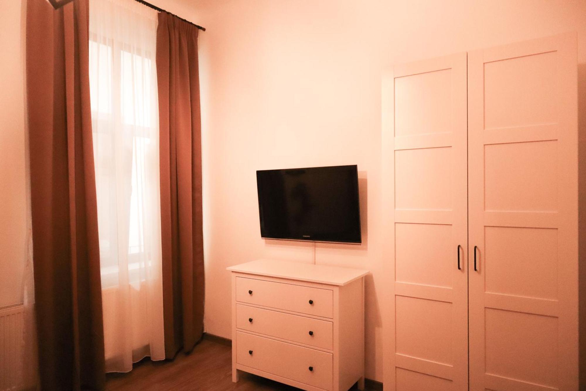 Hirooms Braşov Buitenkant foto